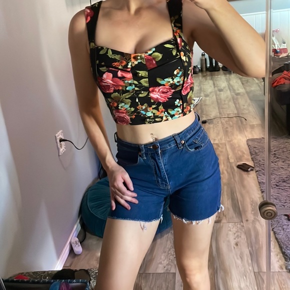 Floral crop top with padding - Picture 2 of 5